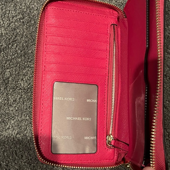 Micheal kors limited edition wallet - Picture 3 of 6